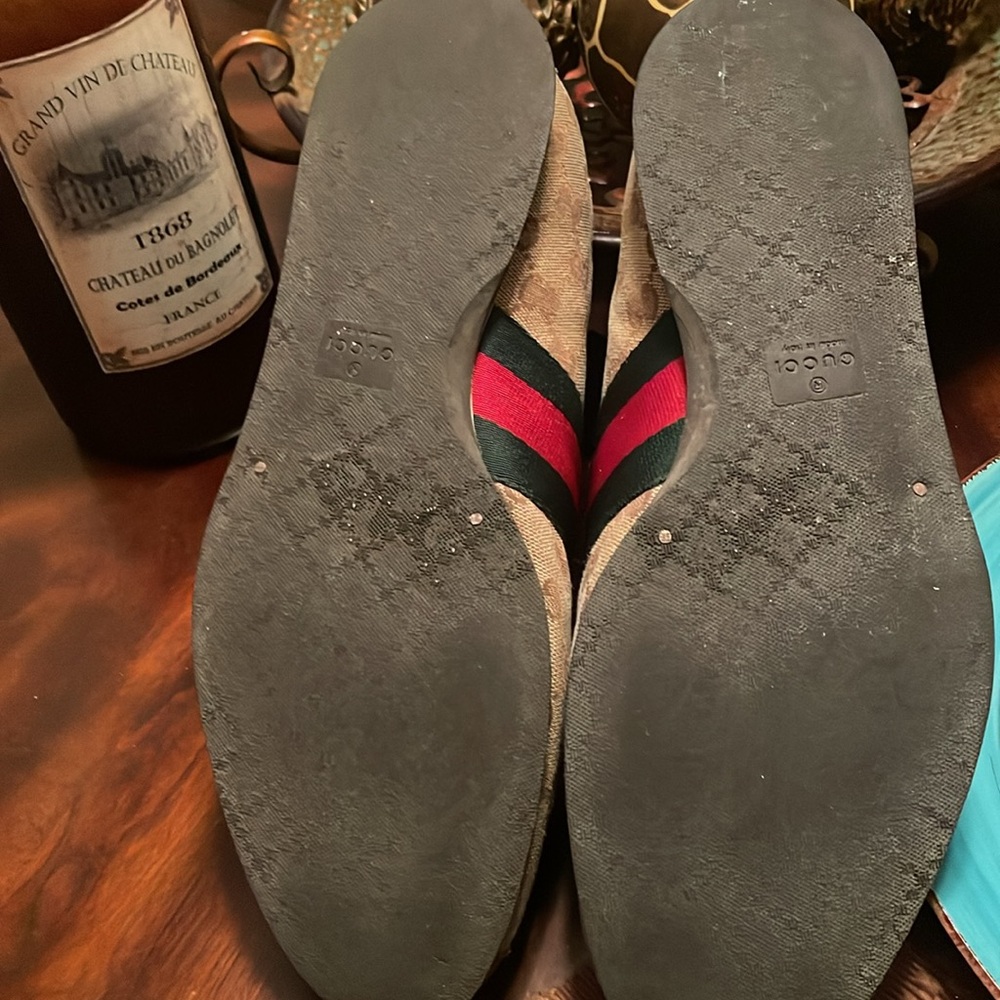 Men’s Gucci athletic shoes. - Picture 4 of 6